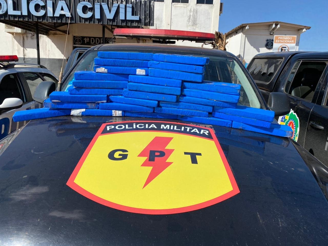 Polícia militar fecha cerco contra o tráfico interestadual e apreende 31 tabletes de maconha