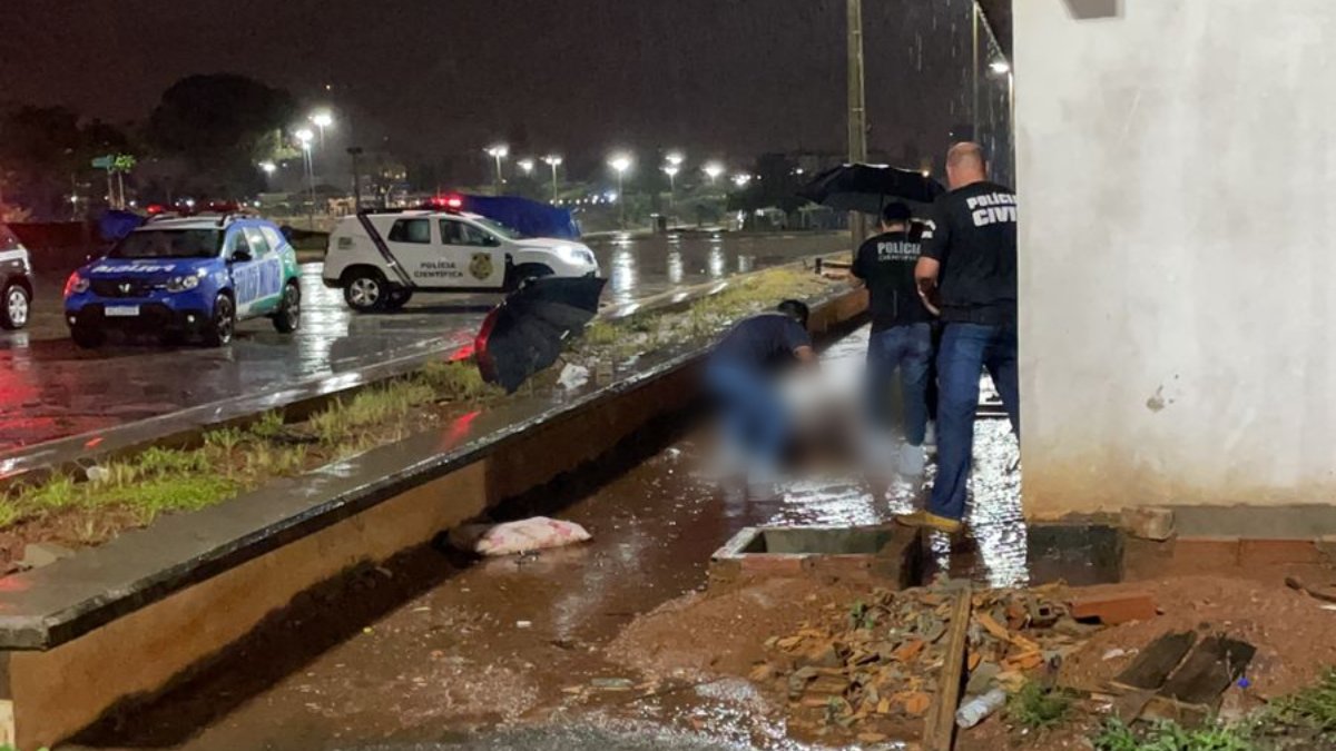 Homem em situação de rua morre esfaqueado no estacionamento da Rodoviária de Goiânia