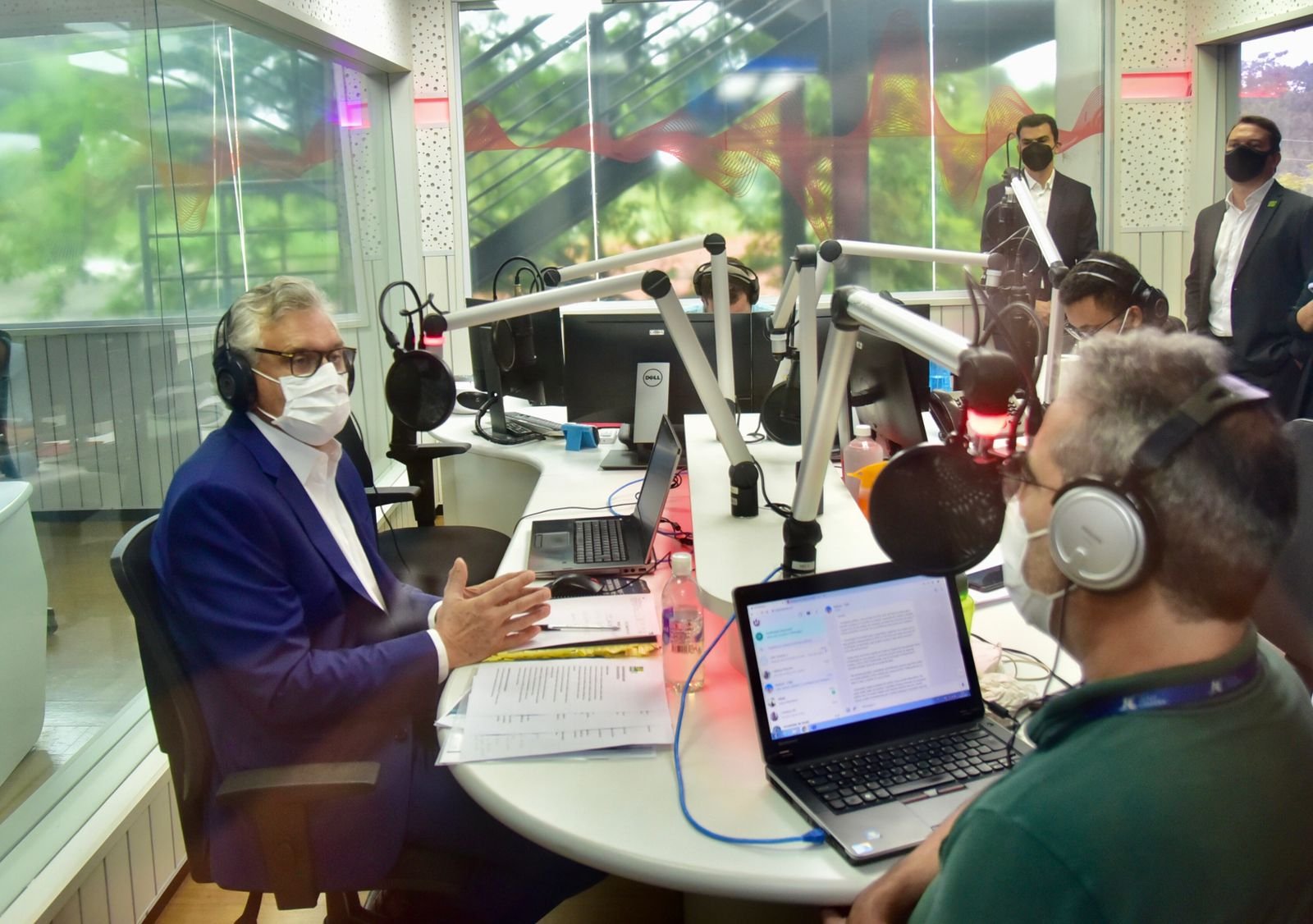 Governador Ronaldo Caiado abre diálogo sobre pagamento de data-base aos servidores