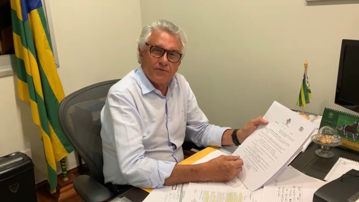 Governador Ronaldo Caiado assina decreto transformando companhia de choque em batalhão de choque no entorno.