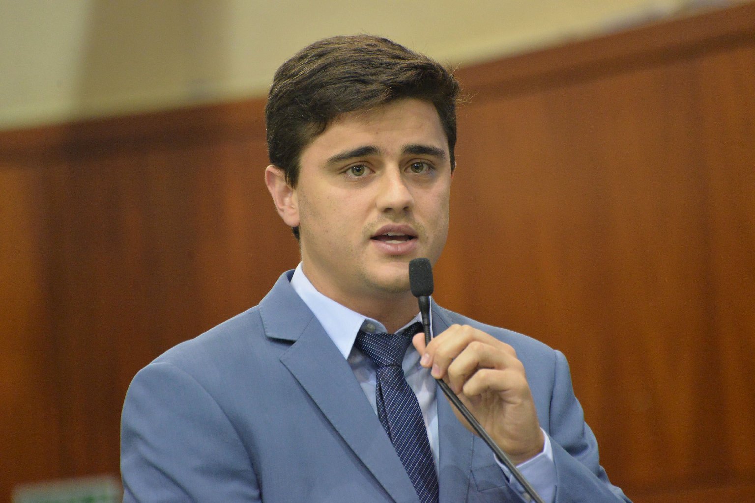 Prefeito tem 48 para exonerar secretário enrolado com a Justiça, recomenda MP