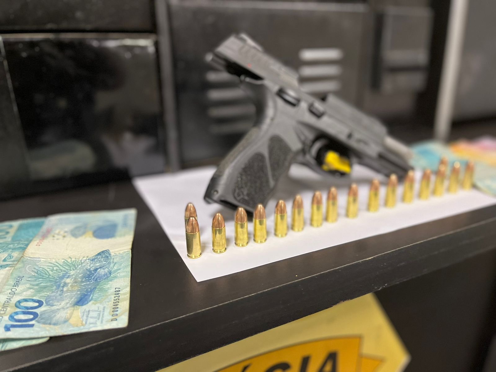 VÍDEO “OPERAÇÃO NAIPE” Durante operação realizada no entorno do DF , PCGO aprende Máquinas de jogos de azar, dinheiro e Pistola