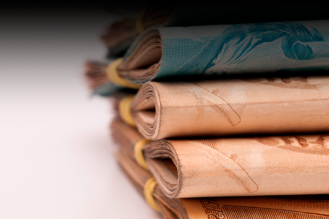 Ex-primeira-dama entra na mira da Justiça por compra de computadores “fantasmas”