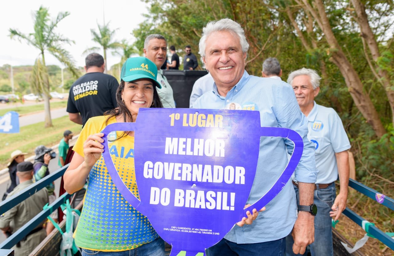Caiado comemora aniversário em campanha no Entorno do Distrito Federal
