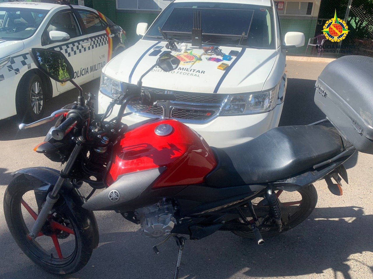 Presos por Tentativa de homicídio, porte ilegal de arma e tráfico de entorpecentes.