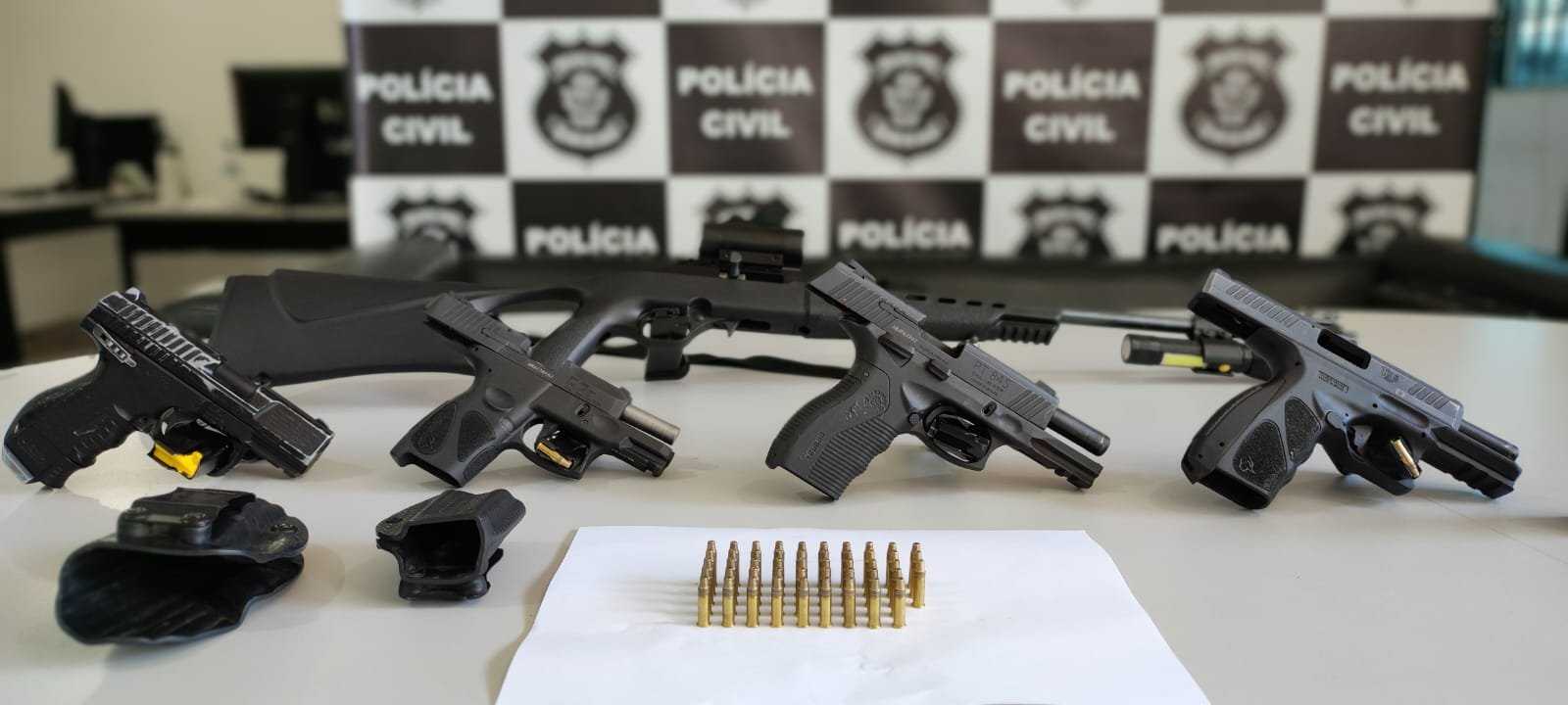 Policia civil cumpre mandados na casa de irmãos CAC’s em Valparaíso