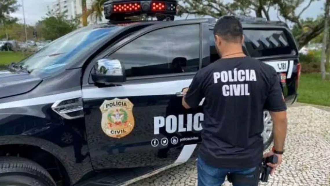 Discussão com “desconhecido” termina com filho esfaqueando o próprio pai