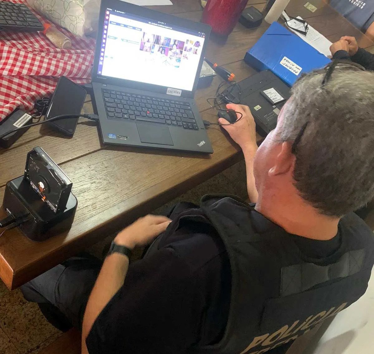 ‘Luz na Infância’: operação contra pornografia infantil prende 21 pessoas e cumpre 125 mandados no Brasil e no exterior