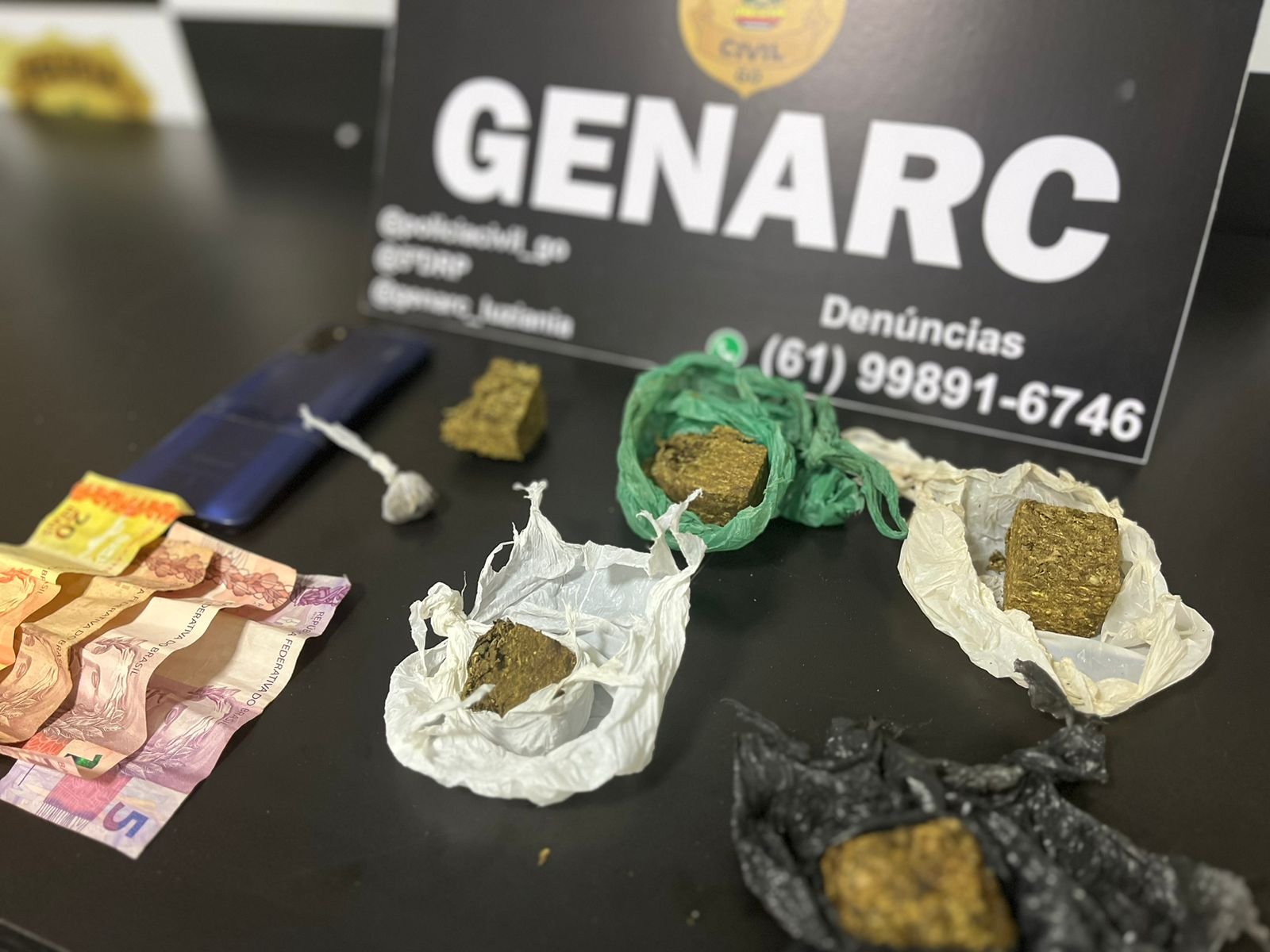 Homem que vendia drogas em imediações de colégio militar é preso em Valparaíso