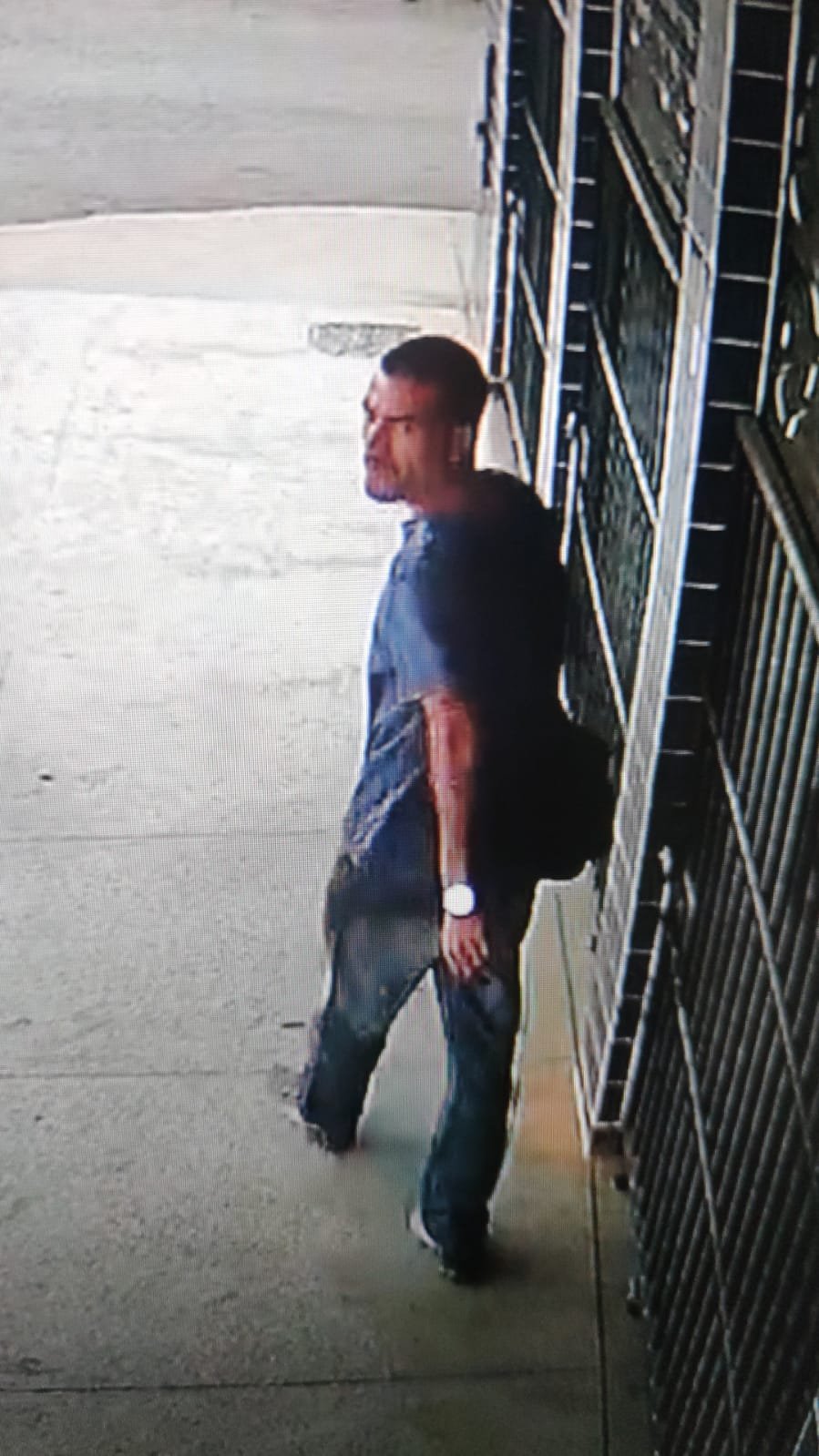 Policia Civil divulga foto de acusados de roubarem carro em Valparaíso.