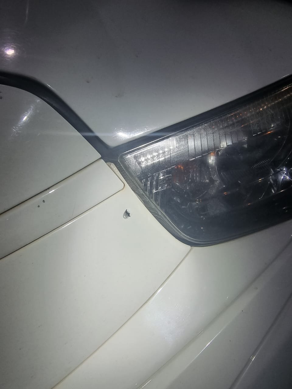 Bandidos fogem pela mata depois de atirar contra viatura no DF.