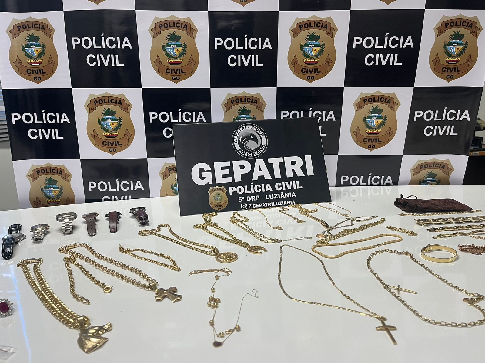 Acusados do maior roubo á Joaleria na cidade de “Luziânia” são presos durante operação policial.