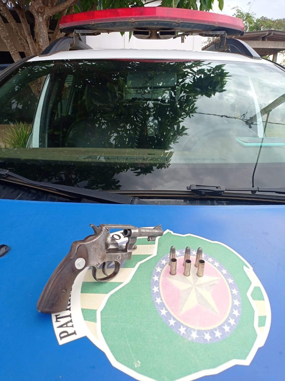 Homem ameça mulher de morte, atira na policia e acaba morto durante confronto em Cidade Ocidental.