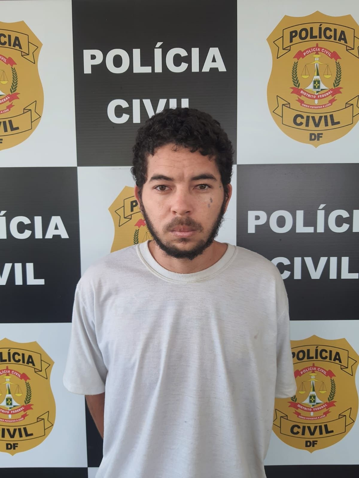 PCDF divulga foto de autores de roubo na região central de Brasília, que foram alvos de operação policial.