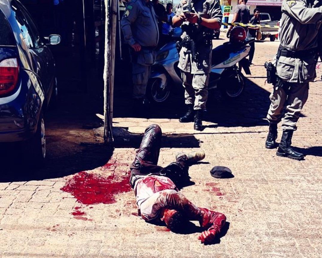 Procurado pela justiça baleado durante abordagem em Valparaíso, responde a dois processos por tráfico de drogas e deveria estar pagando pena no presídio.