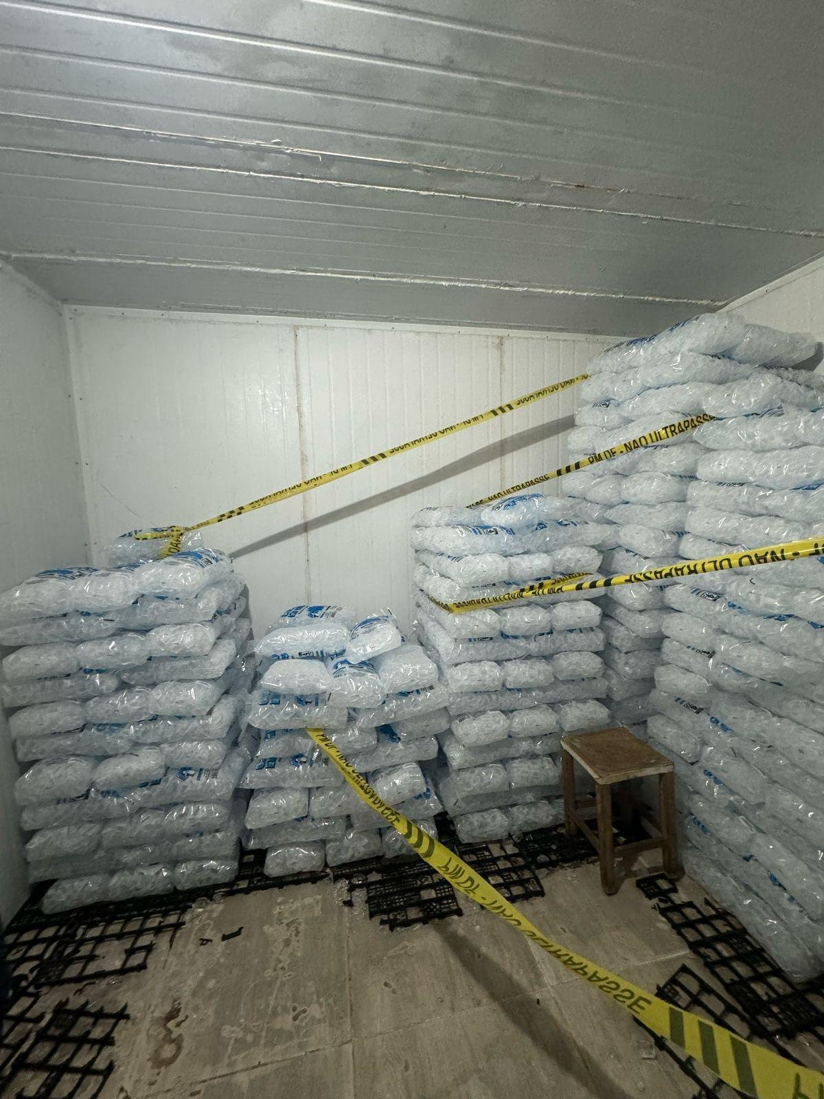 Fezes de Insetos ; Fábrica de Gelo é interditada em Santa Maria DF