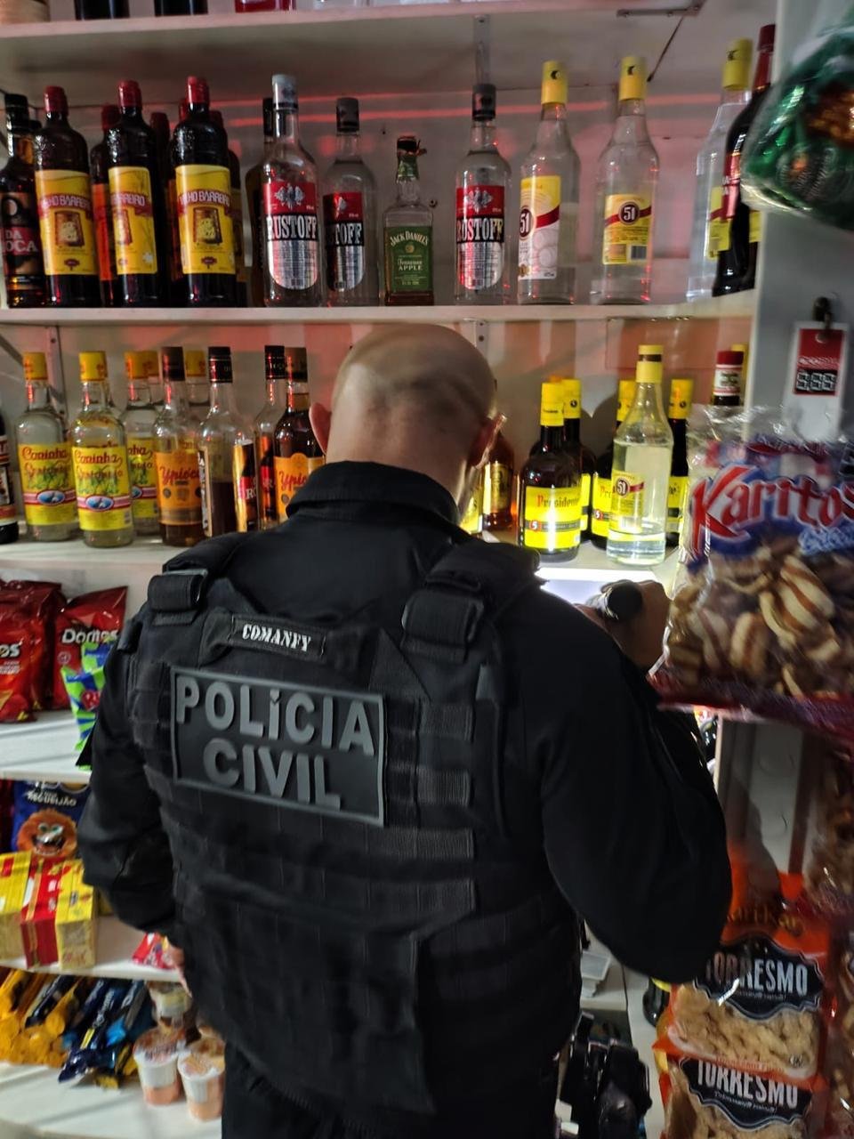 Governo de Goiás apreende mais de 7 mil bebidas em operação integrada