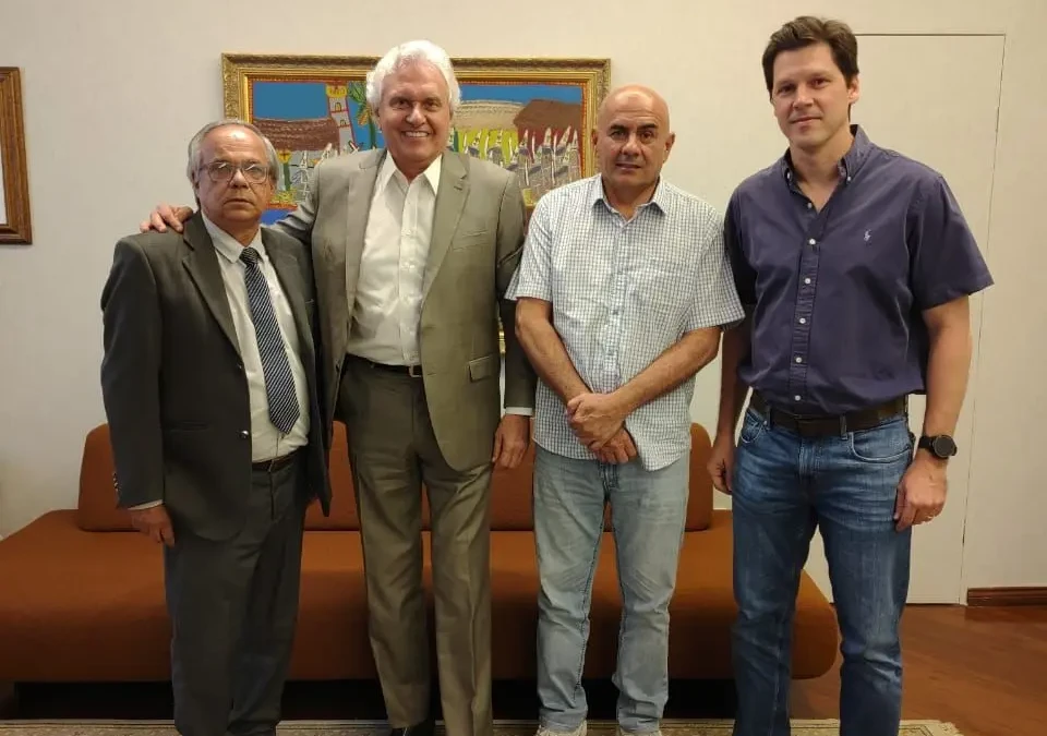 Paulo Cezar Martins recompõe relação com Caiado e sinaliza apoio à sucessão de Daniel Vilela