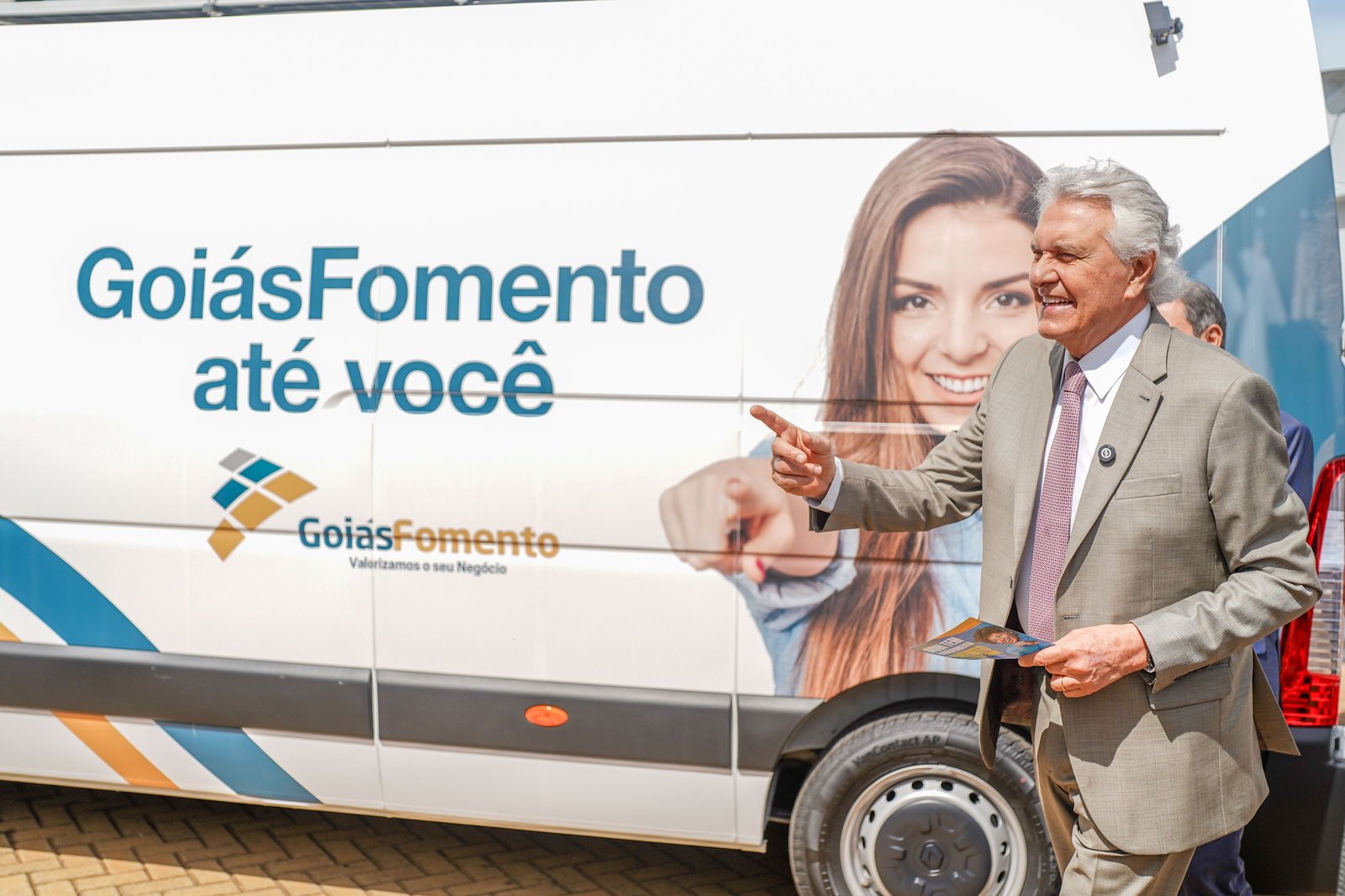 GoiásFomento ;  Caiado lança van itinerante para levar crédito a empreendedores em Goiás