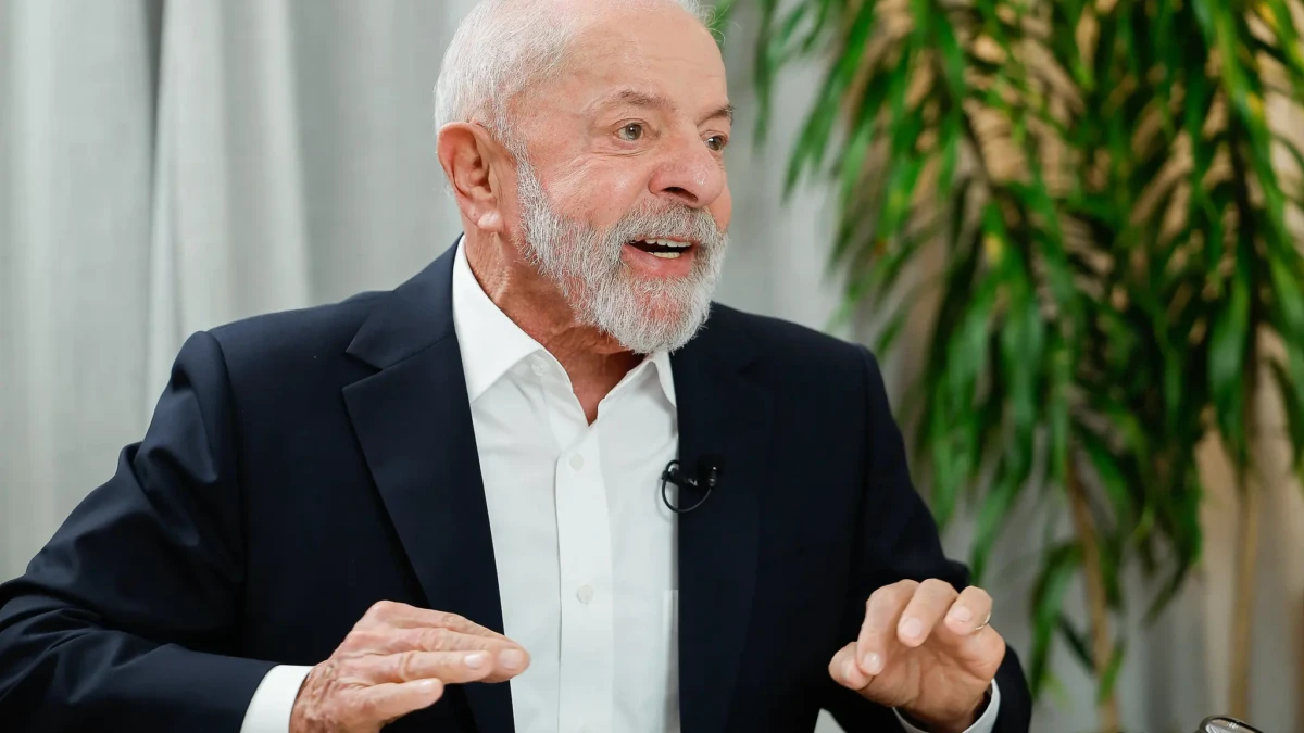 Desaprovação de Lula Cresce ; Quaest para 56%, Lula não merece continuar como presidente por mais 4 anos