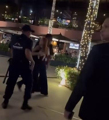 “Quebra-pau” entre corna e amante tem puxão de cabelo e gritaria no Shopping Flamboyant