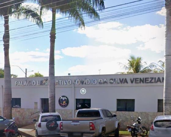 Vereador conservador manda nudes por engano em grupo de WhatsApp e oferece “presentes” para quem apagar foto