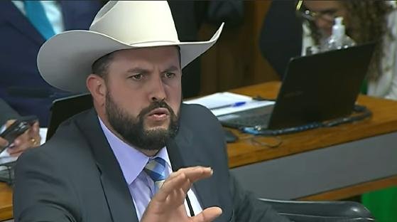 Zé Trovão critica paralisação de caminhoneiros e aponta interesse político; veja vídeo