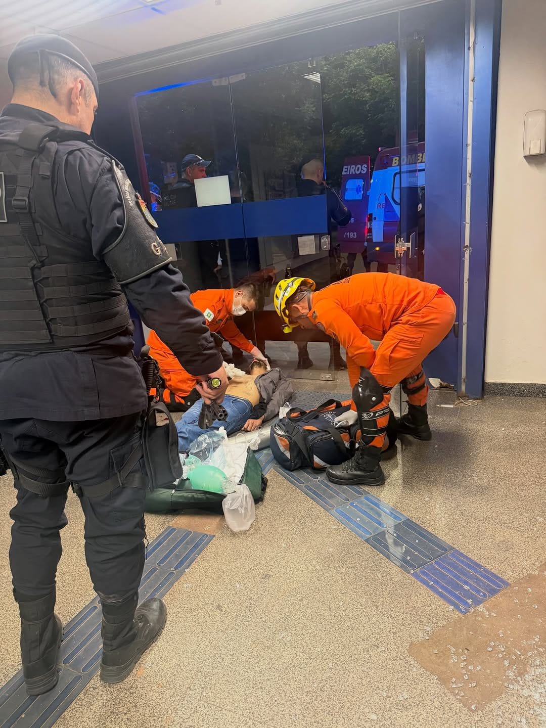 Venezuelano é baleado após arrombar agência bancária em Samambaia; vigilante reagiu