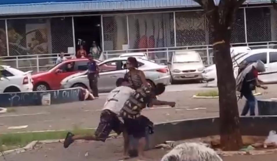 Mulher é presa por dupla tentativa de latrocínio contra casal no DF