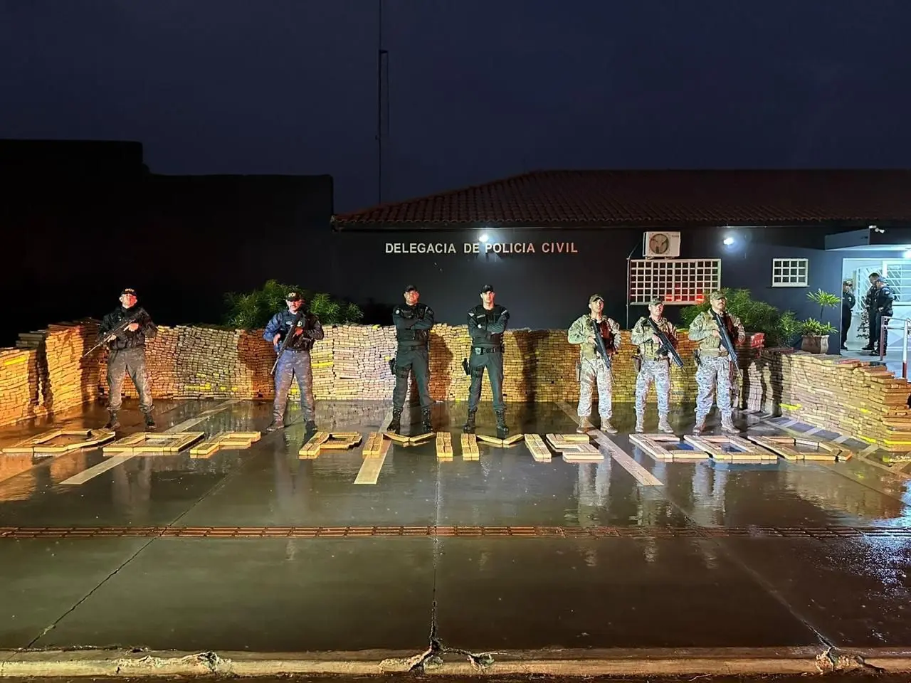 Polícia apreende 06 toneladas de maconha em caminhão que seguia para Goiás