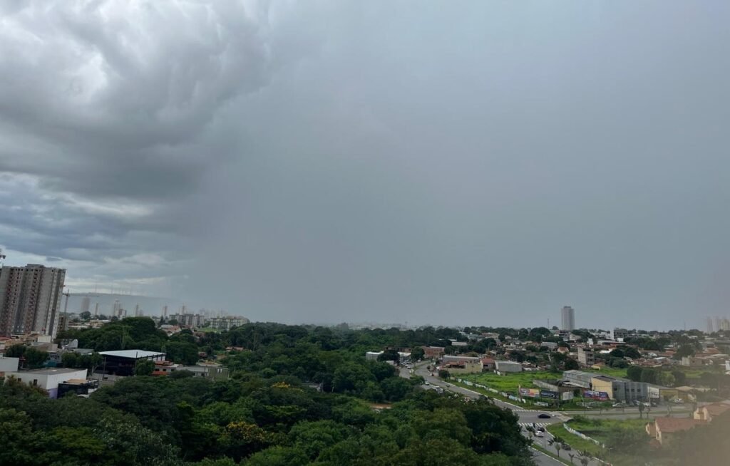 Goiás entra em alerta para chuvas intensas e ventos de até 100 km/h