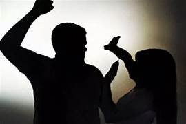 Homem é preso por tentativa de feminicidio depois de espancar companheira e mandar mensagem pro amigo