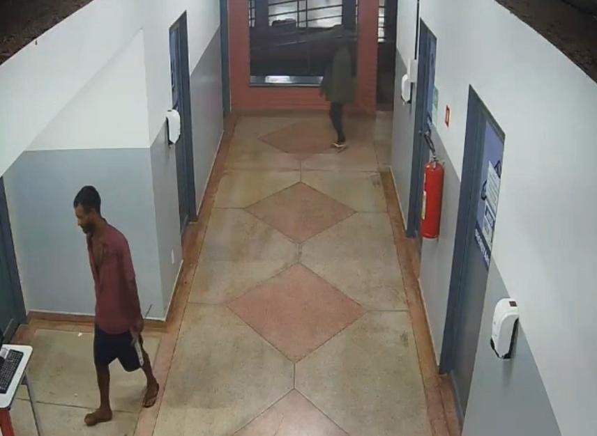 Casal aproveita madrugada para furtar três TVs de 32 Polegadas de escola no Jardim Ingá entorno do DF