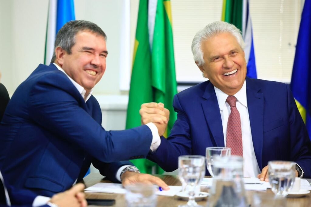 Caiado repassa presidência do Consórcio Brasil Central a Eduardo Riedel
