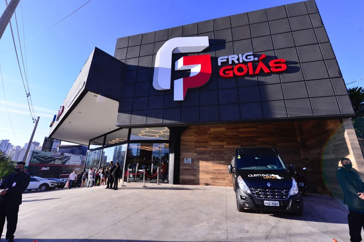 Frigorífico Goiás é condenado a pagar R$ 130 mil por cartaz discriminatório “Petista aqui não é bem-vindo”