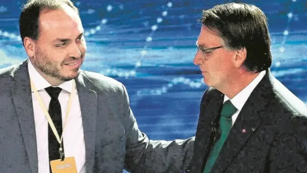 Carlos diz que encontrou Bolsonaro ‘sonolento’ e ‘abatido’ em visita à Papudinha