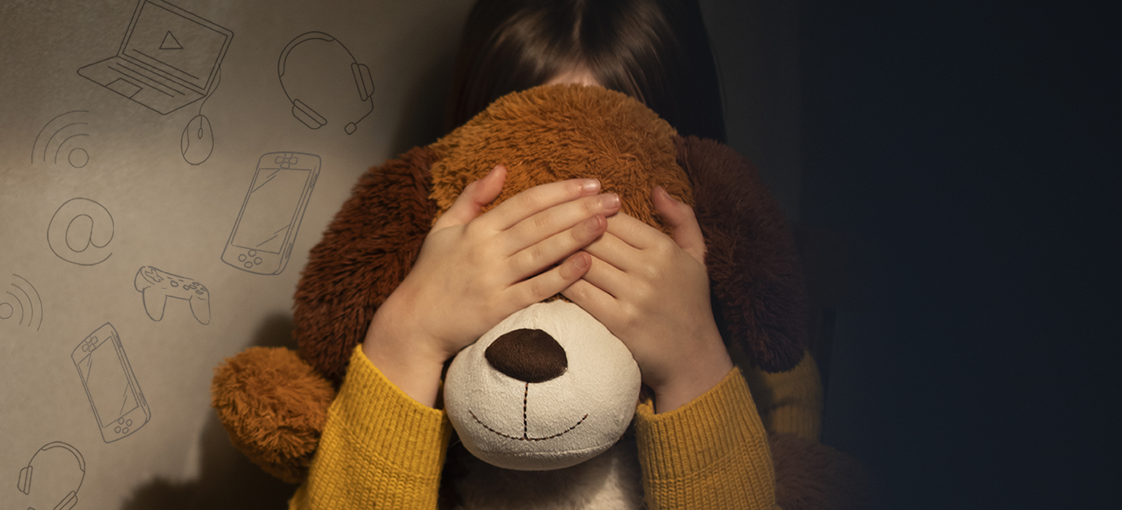 Polícia procura professor que se masturbava e mandava filha pegar no pênis dele no DF