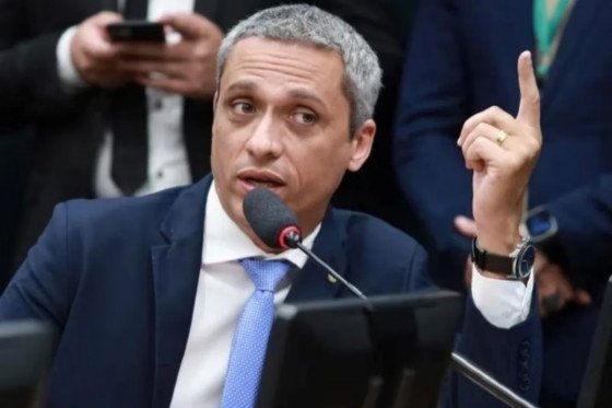 Gayer chama Wilder de mentiroso e o compara a “Joice Hasselmann”