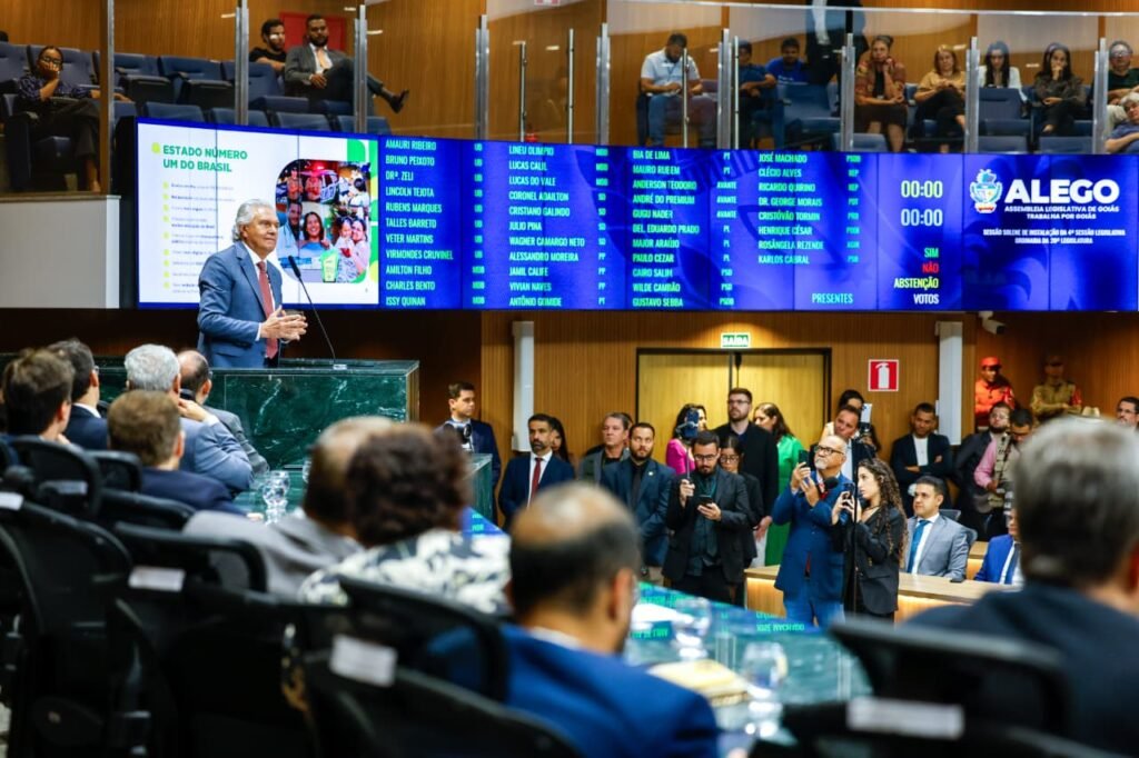 Caiado intensifica críticas ao governo federal e destaca gestão em Goiás como “exemplar”