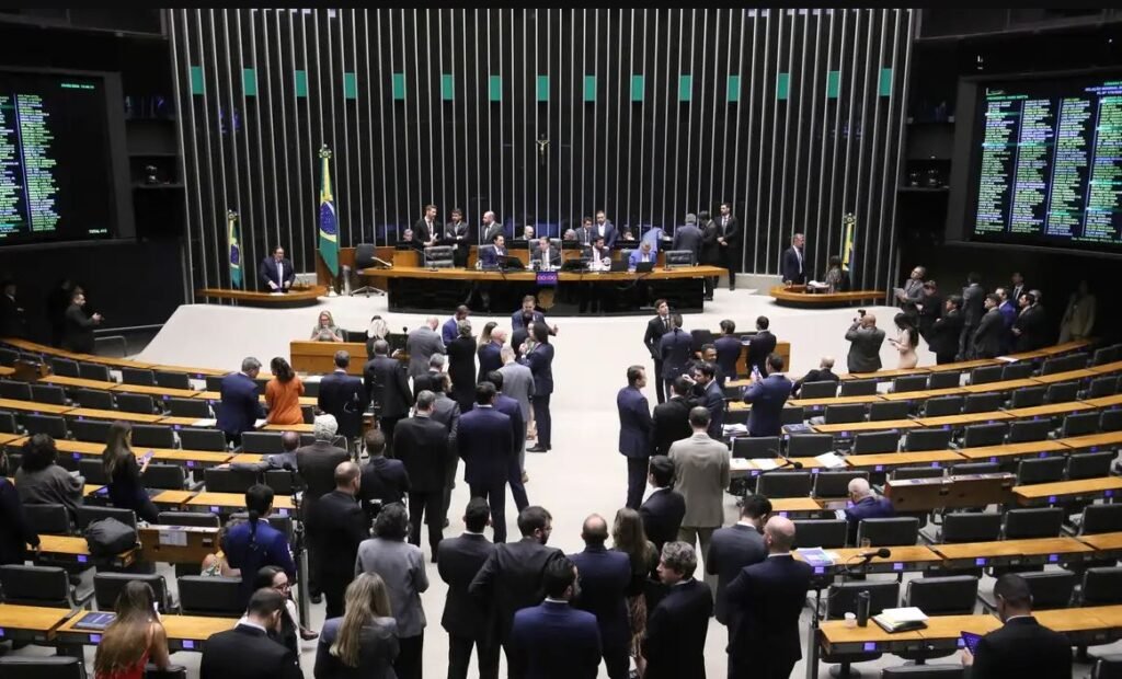 Câmara aprova PL antifacção e endurece penas para crime organizado