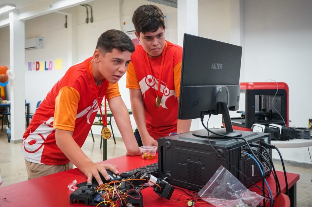 Curso gratuito de robótica tem mais de 900 vagas abertas em Goiás