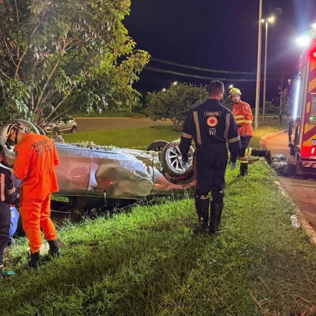 Mulher morre após capotamento de veículo em Samambaia