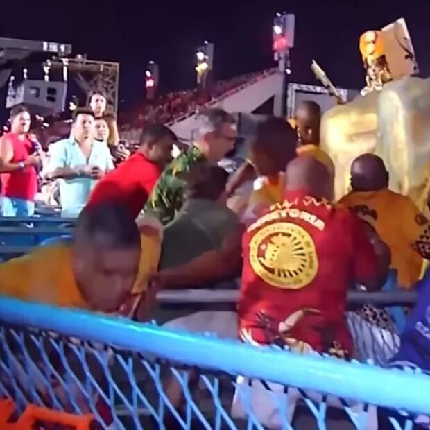 Carro alegórico da União de Maricá pega fogo na Sapucaí e deixa quatro feridos