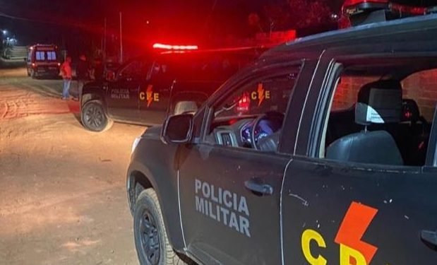 Estuprador de criança morre em confronto após abrir fogo de cima de telhado