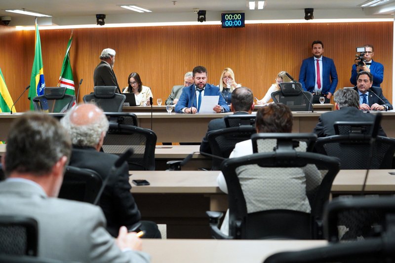 Assembleia Legislativa: Votação do projeto que trata do fim da “taxa do agro” em Goiás é adiada