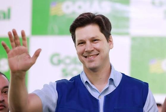 Daniel Vilela “atropela” oposição e lidera corrida ao Governo de Goiás, aponta IGAPE