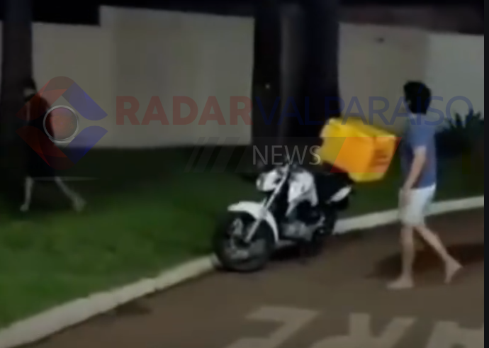 Vídeo ; Entregador de App fica ferido ao ser agredido por Playboy durante entrega de Lanche em condomínio