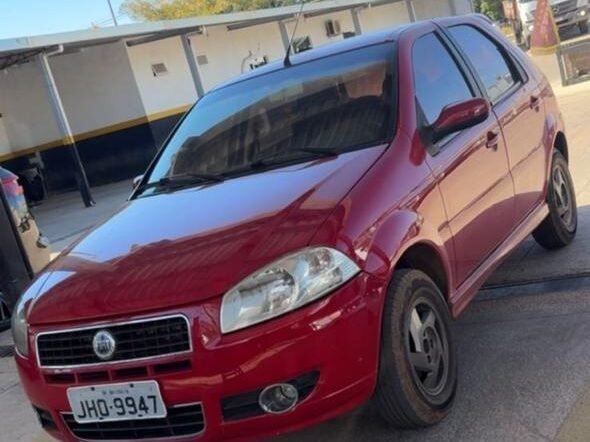 Vídeo; Carro com rastreador é furtado de estacionamento e só a vítima e o ex, sabiam do equipamento