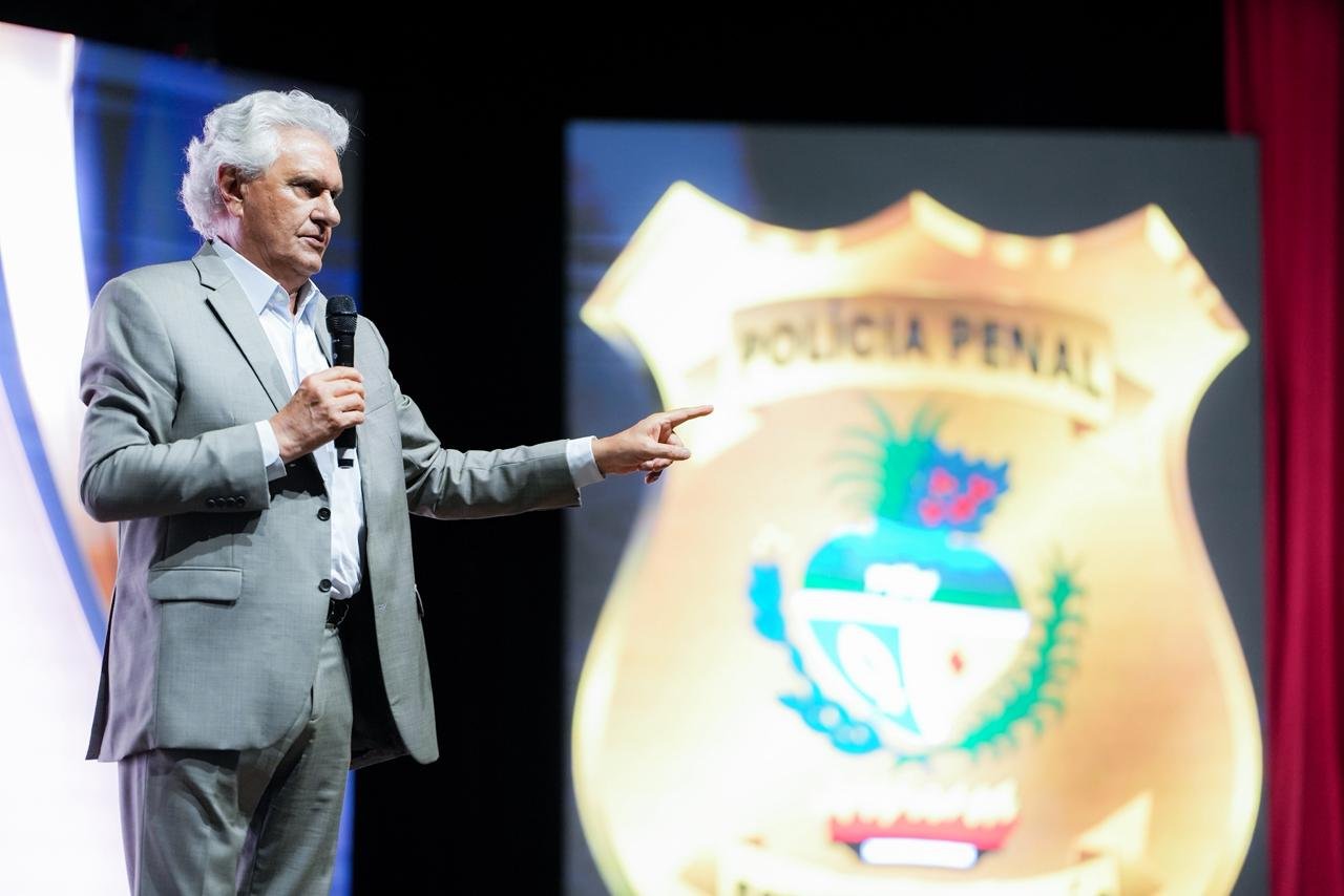 Caiado ministra aula magna do primeiro curso de pós-graduação em Execução de Polícia Penal