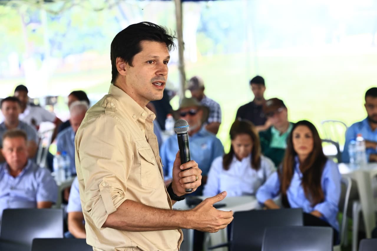 Daniel Vilela anuncia obra de pavimentação da GO-237 em Água Fria de Goiás